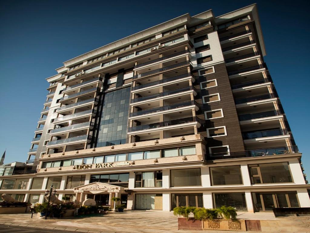 Lion Park Hotel